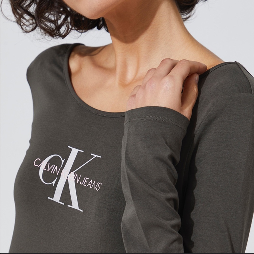 Calvin Klein Jeans Organic Cotton Monogram Logo Long Sleeve Bodysuit